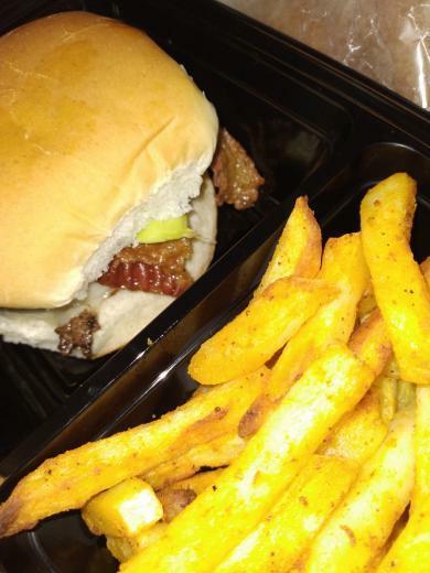 Burger to the beat | restaurant | S Mesa Dr, Mesa, AZ 85204, USA | 6025834759 OR +1 602-583-4759