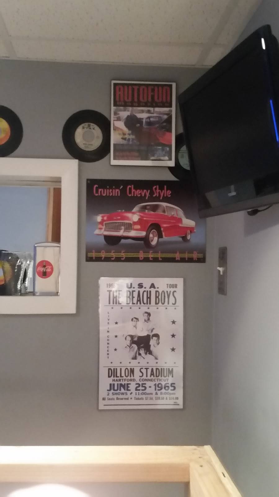 Joes Malt Shop | restaurant | 948 Ralph Ave, Langhorne, PA 19047, USA | 2157575933 OR +1 215-757-5933