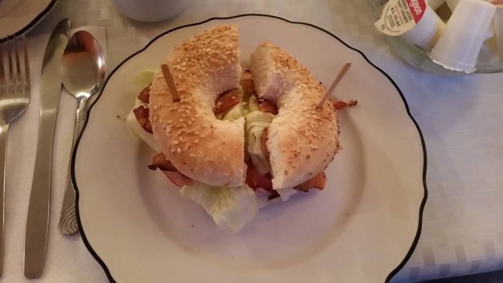 Halte 4 As | restaurant | 810 QC-112, Saint-Césaire, QC J0L 1T0, Canada | 4504690427 OR +1 450-469-0427