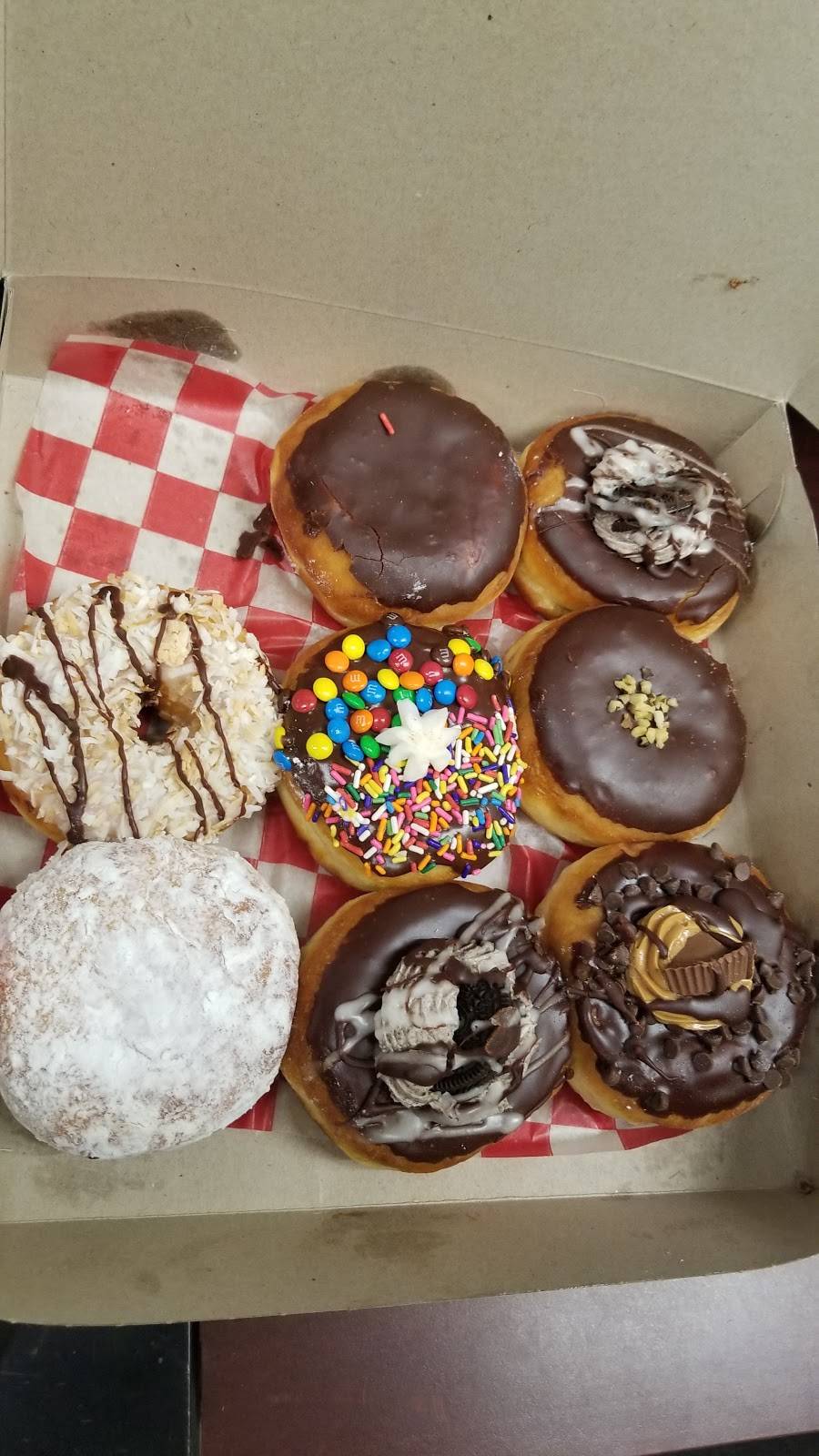 Daddys Donuts | bakery | 4 Fairlawn Ave, Middletown, NY 10940, USA | 8453436565 OR +1 845-343-6565