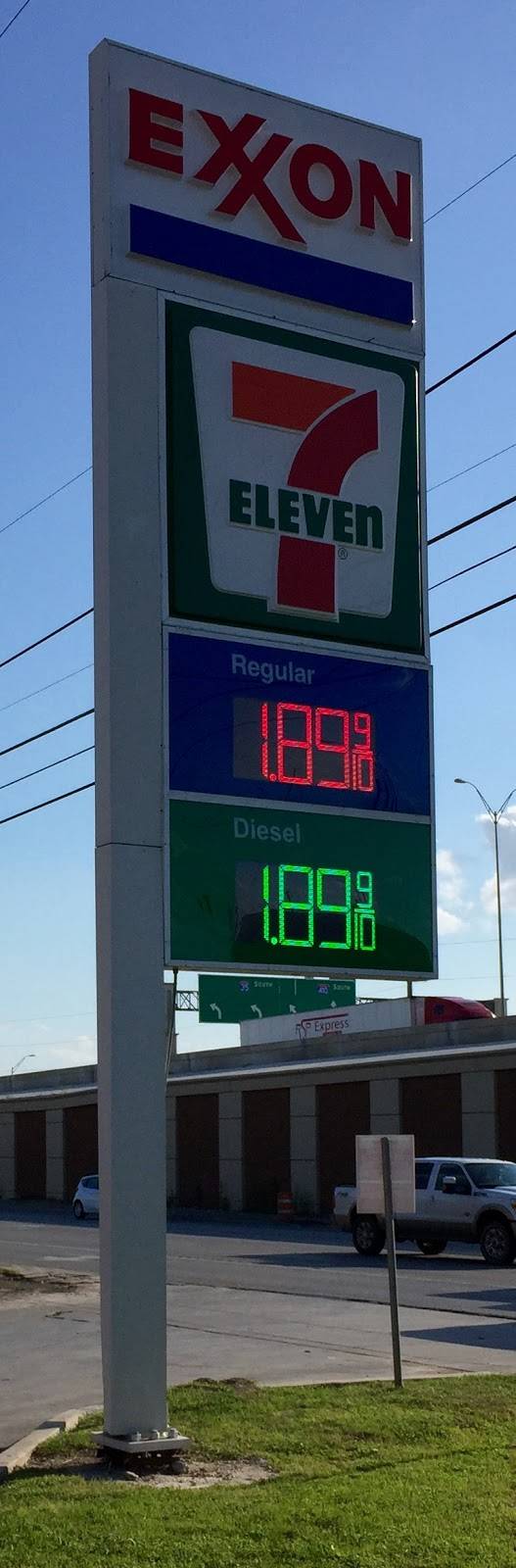 Exxon | restaurant | 6110 I-35, San Antonio, TX 78218, USA | 2109234496 OR +1 210-923-4496