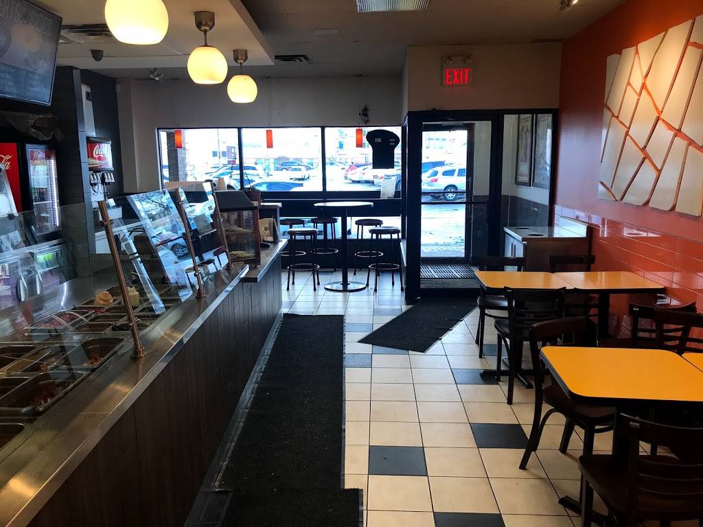 Burrito gringo Bank @ Hunt Club | restaurant | 2430 Bank St #10, Ottawa, ON K1V 0T7, Canada | 6132477777 OR +1 613-247-7777