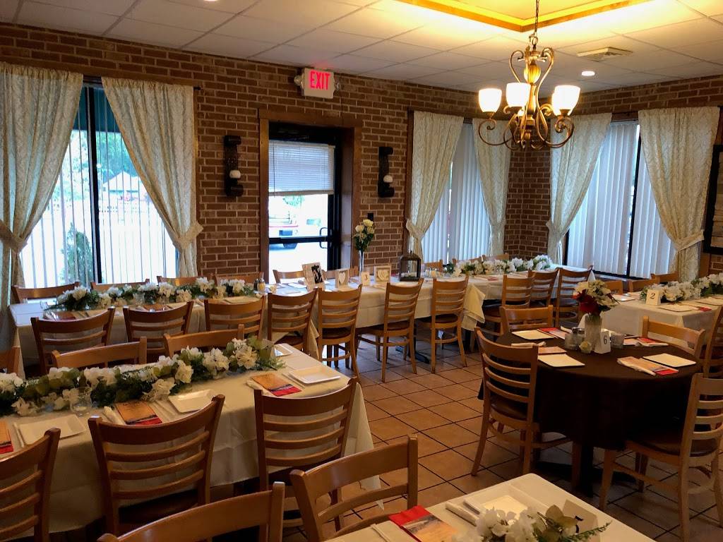 La Villa Italian Restaurant | restaurant | 8109 Timberlake Rd, Lynchburg, VA 24502, USA | 4345824700 OR +1 434-582-4700