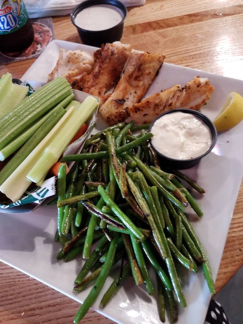 Quaker Steak & Lube | restaurant | 2154 S Beltline Blvd, Columbia, SC 29201, USA | 8039084905 OR +1 803-908-4905