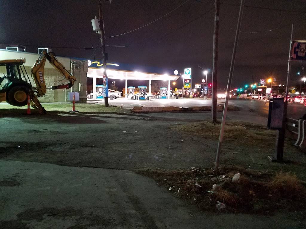 Circle K | meal takeaway | 103 Bandera Rd, San Antonio, TX 78228, USA | 2107326170 OR +1 210-732-6170