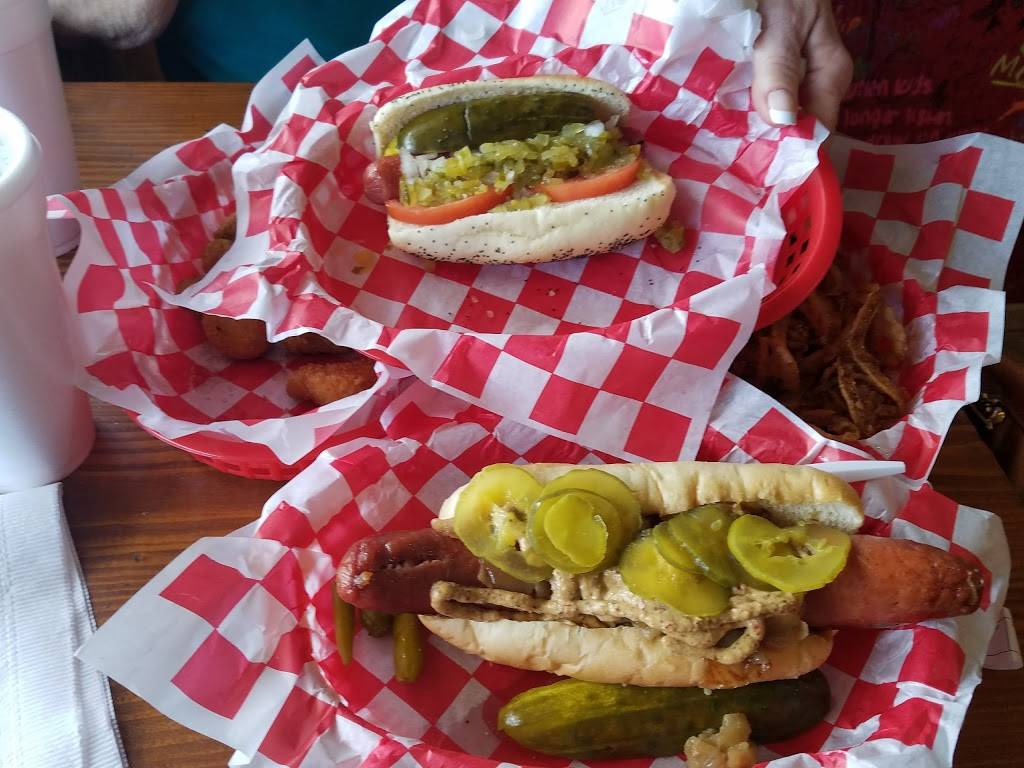 Nellys | restaurant | 140 Bridge St, Wilmington, IL 60481, USA | 8154769590 OR +1 815-476-9590