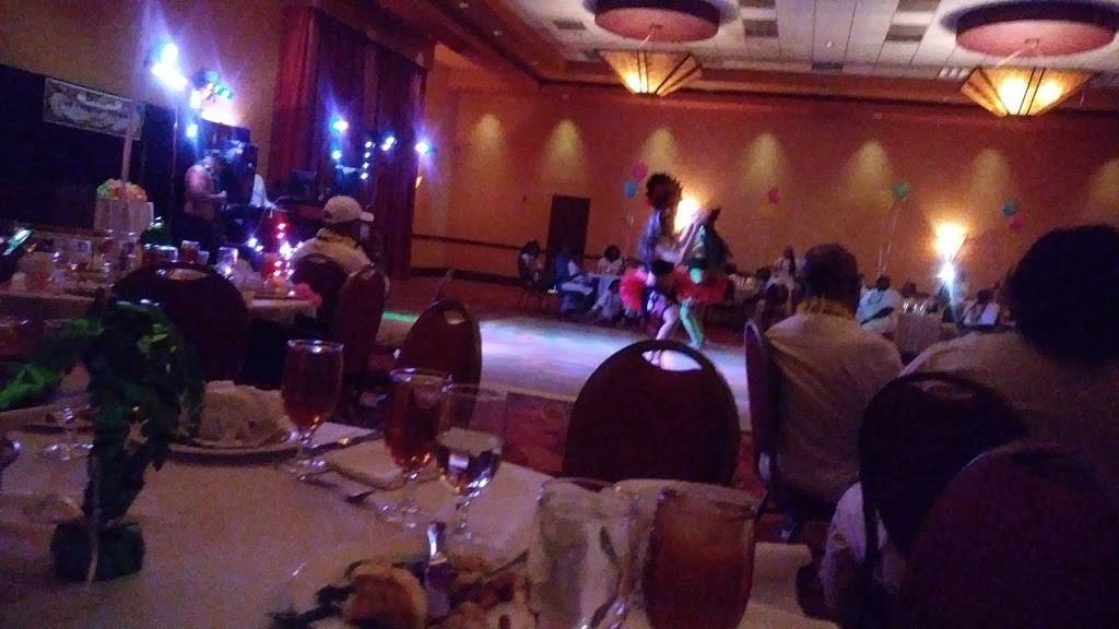 Ques Lounge | restaurant | 4469 Broadway, Gary, IN 46409, USA | 2198068001 OR +1 219-806-8001