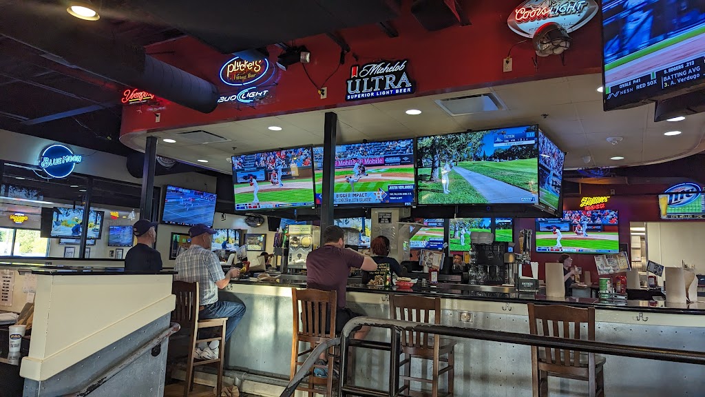 Pluckers Wing Bar | restaurant | 6353 Bluebonnet Blvd, Baton Rouge, LA 70809, USA | 2257610225 OR +1 225-761-0225