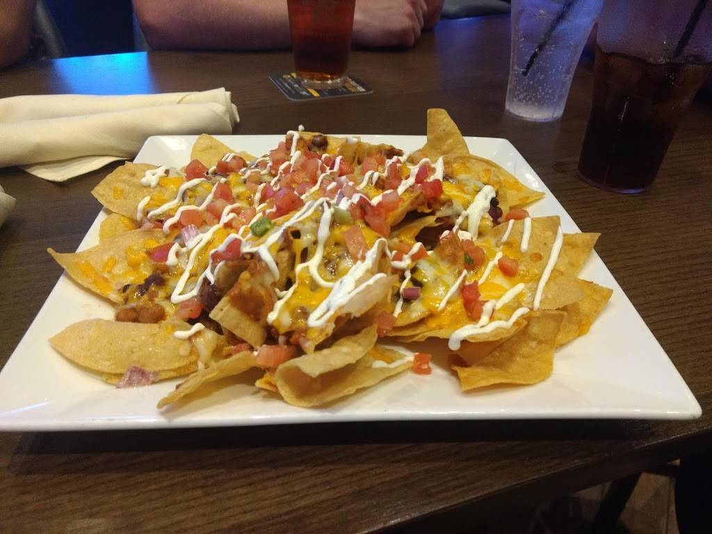 Bobby Vs Restaurant and Sports Bar | restaurant | 11 Schoephoester Rd, Windsor Locks, CT 06096, USA | 8606275808 OR +1 860-627-5808