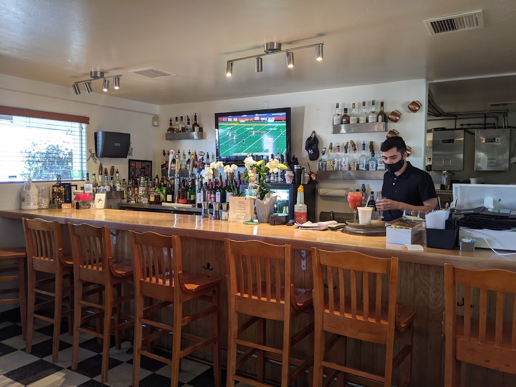 Nichols West | restaurant | 22525 AZ-71, Congress, AZ 85332, USA | 9284270235 OR +1 928-427-0235