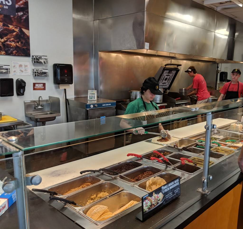 Moes Southwest Grill | restaurant | 3110 Gammon Ln, Clemmons, NC 27012, USA | 3364432090 OR +1 336-443-2090