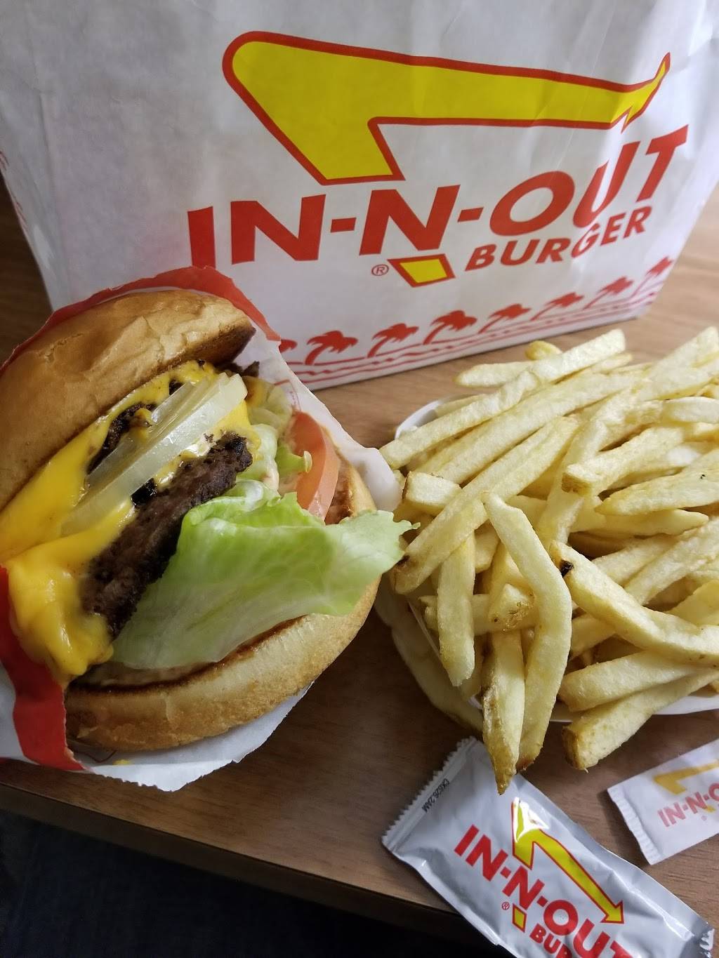 In-N-Out Burger | restaurant | 5864 Lankershim Blvd, North Hollywood, CA 91605, USA | 8007861000 OR +1 800-786-1000
