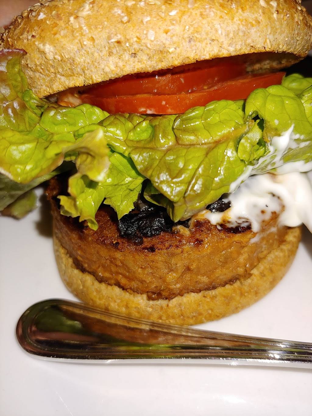 Bay Naturals | restaurant | 7611 N Kings Hwy, Myrtle Beach, SC 29572, USA | 8434480011 OR +1 843-448-0011