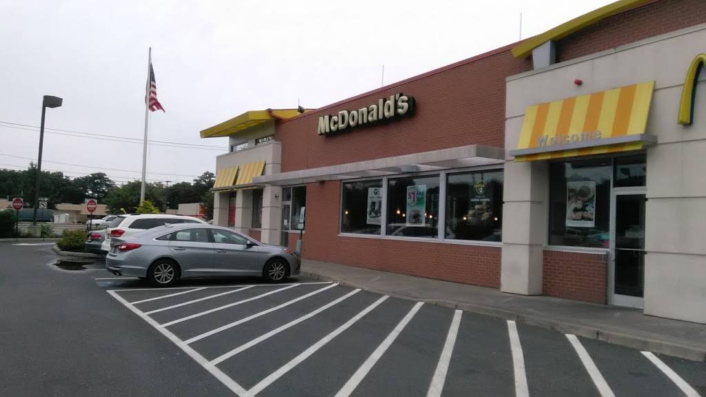 McDonalds | cafe | 1460 Memorial Dr, Chicopee, MA 01020, USA | 4135325128 OR +1 413-532-5128