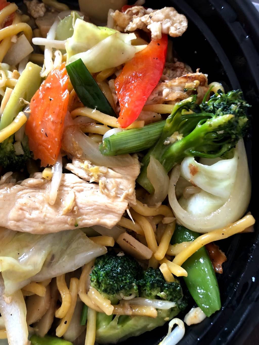 Buathong Thai Cuisine | restaurant | 17032 SE McLoughlin Blvd, Portland, OR 97267, USA | 5036541351 OR +1 503-654-1351