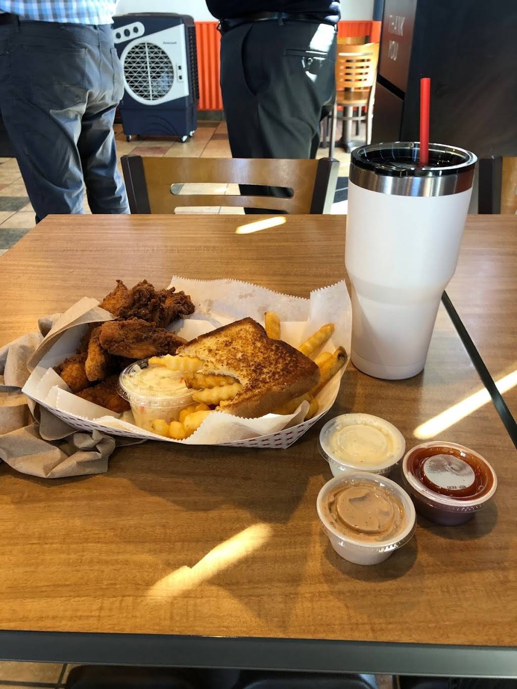 Mr. Charlies Chicken Fingers | restaurant | 554 W 4500 S, Murray, UT 84123, USA | 8018039486 OR +1 801-803-9486