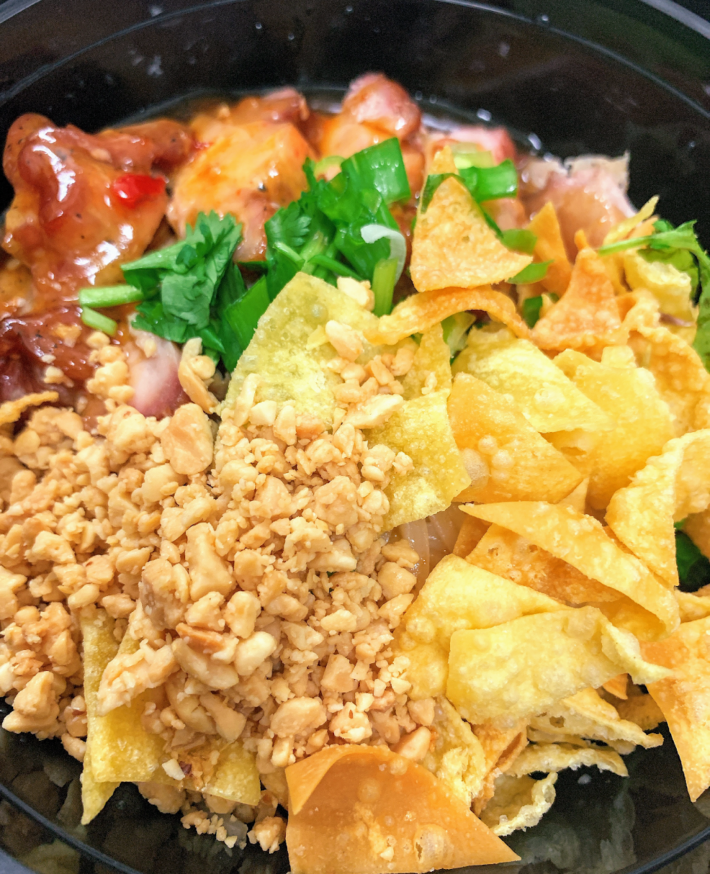 Spoon | restaurant | 903 W Grace St, Richmond, VA 23220, USA | 8045255062 OR +1 804-525-5062