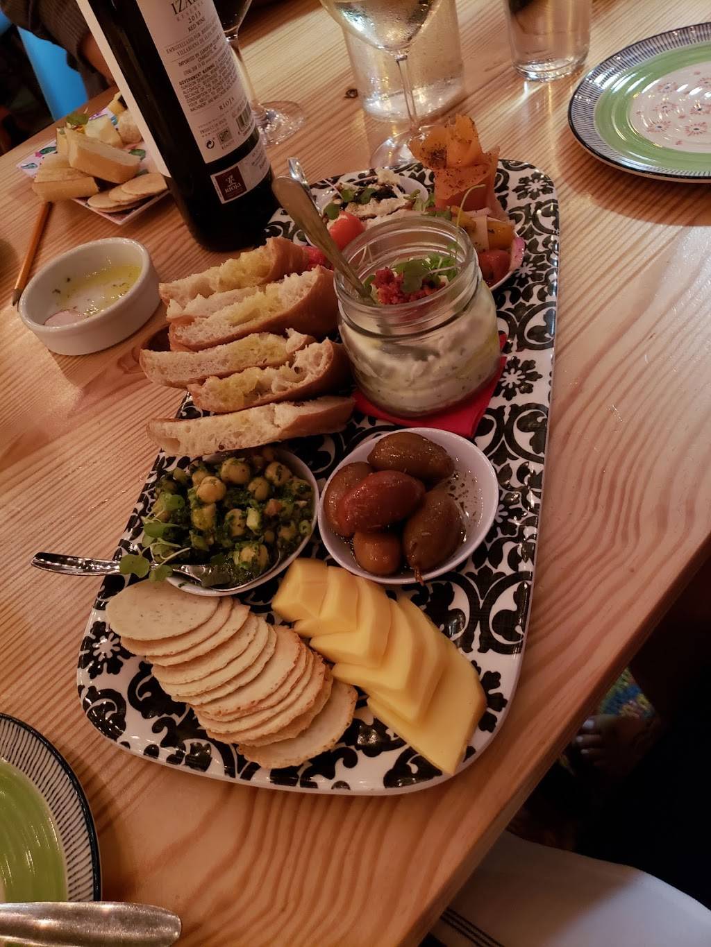 Lolitas Wine Market | restaurant | 16 18th St S, St. Petersburg, FL 33712, USA | 7275050503 OR +1 727-505-0503