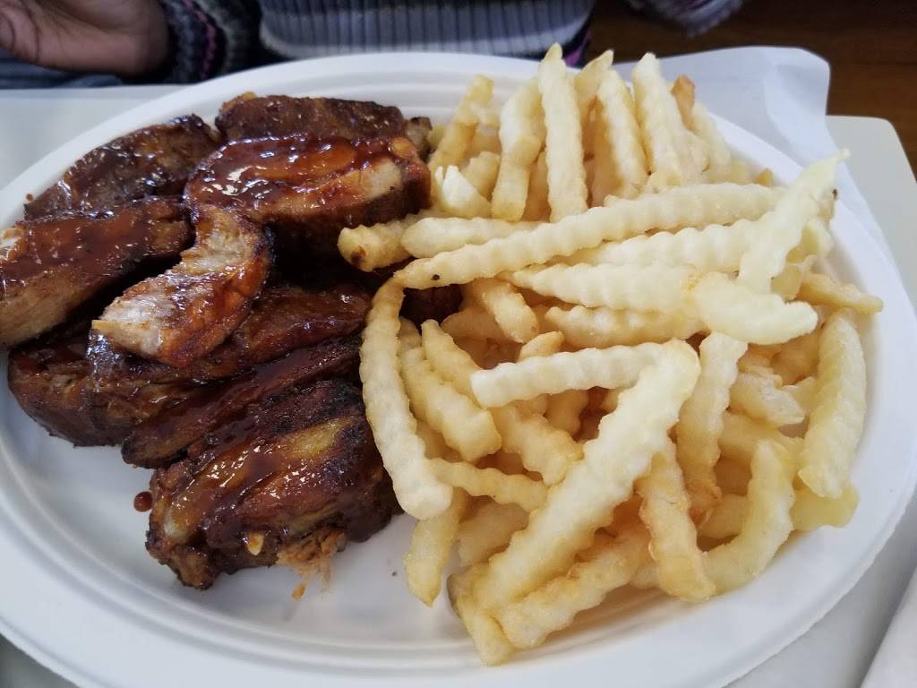 Mickeys Gyros | restaurant | 188 S Bolingbrook Dr, Bolingbrook, IL 60440, USA | 6309729000 OR +1 630-972-9000