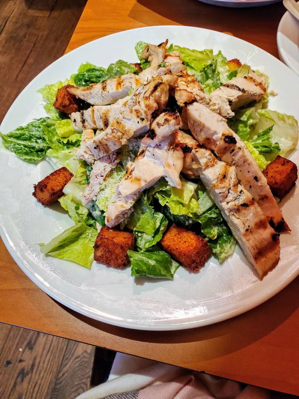 Christophers A Neighborhood Place | restaurant | 3315, 108 N Wayne Ave, Wayne, PA 19087, USA | 6106876558 OR +1 610-687-6558