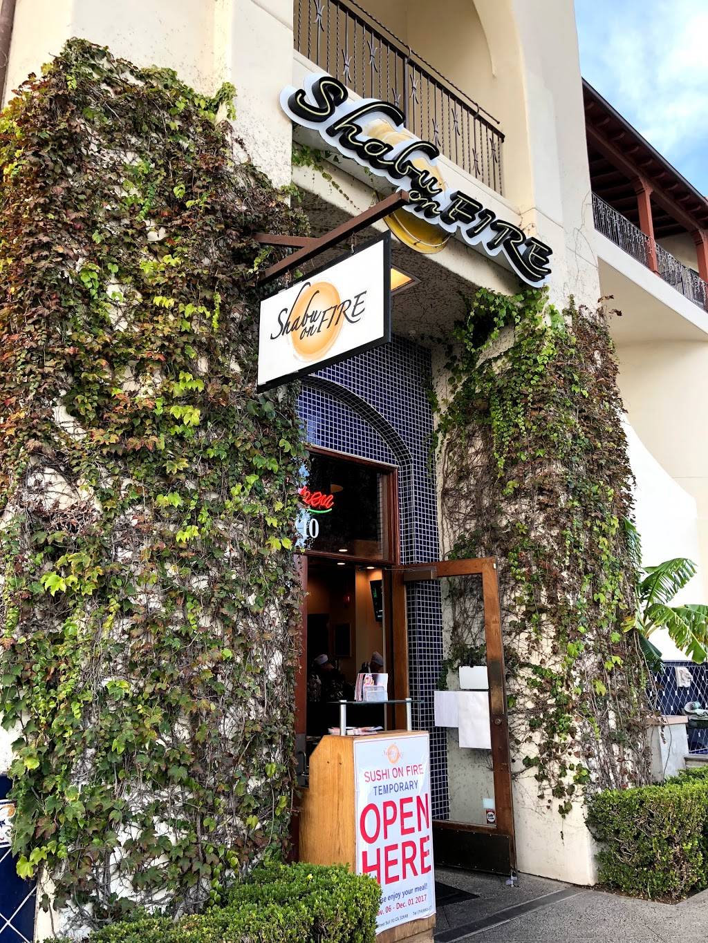 Sushi On Fire | restaurant | 301 Main St #103, Huntington Beach, CA 92648, USA | 7143748885 OR +1 714-374-8885