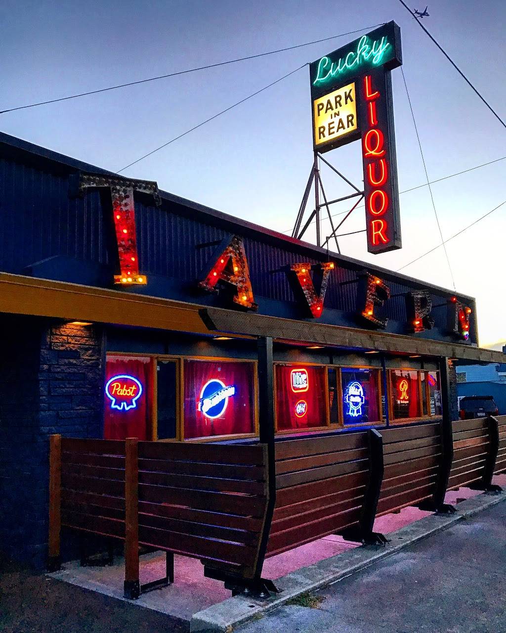 Lucky Liquor | restaurant | south 98168, 10325 E Marginal Way S, Tukwila, WA 98168, USA | 2066734081 OR +1 206-673-4081