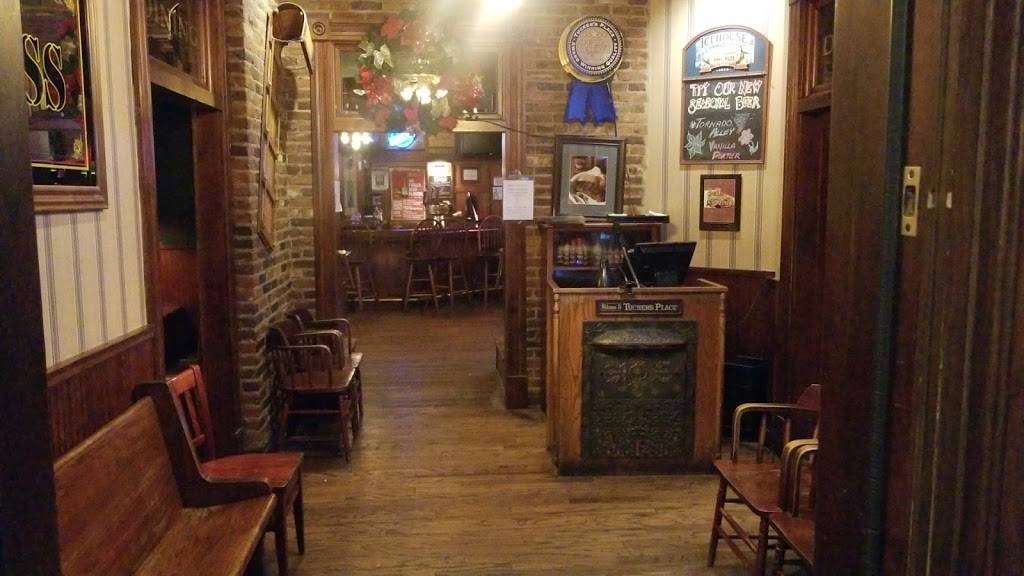 Tuckers Place South | restaurant | 3939 Union Rd, St. Louis, MO 63125, USA | 3148452584 OR +1 314-845-2584