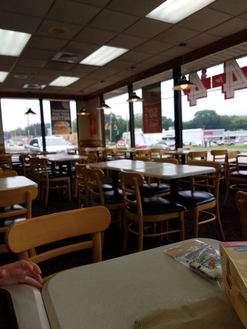 Wendys | restaurant | 657 W Main St, Norwich, CT 06360, USA | 8602374075 OR +1 860-237-4075