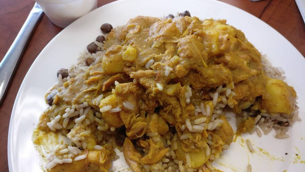 SunRise Caribbean Restaurant | restaurant | 17915 Leslie St #8, Newmarket, ON L3Y 3E3, Canada | 9052357600 OR +1 905-235-7600