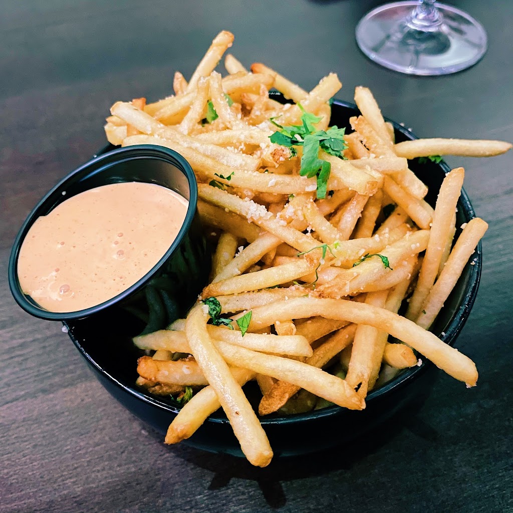 Highline Park | restaurant | 600 N Shepherd Dr Suite 499, Houston, TX 77007, USA | 8325381056 OR +1 832-538-1056