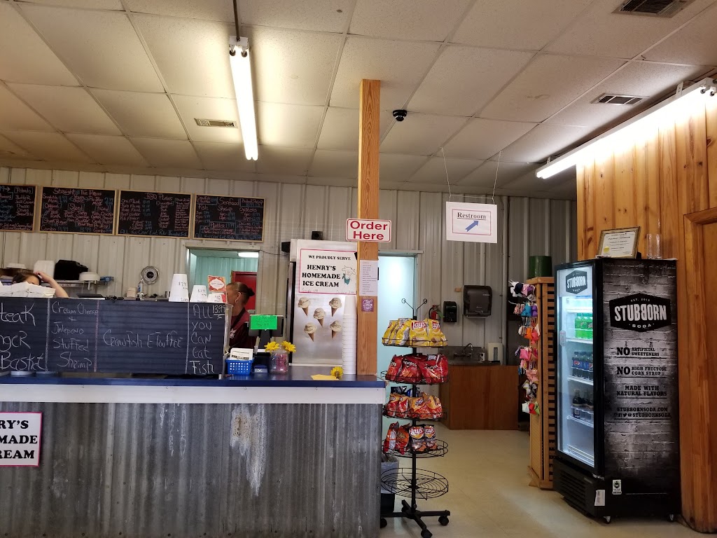 Clays Patio & Grill | restaurant | 228 Dawa St, Marksville, LA 71351, USA | 3182537771 OR +1 318-253-7771