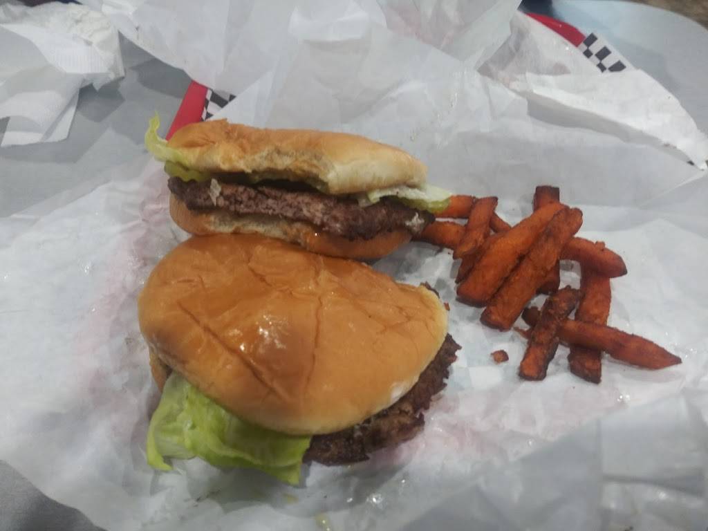 HomeTown burger | restaurant | 2719 Fredericksburg Rd, San Antonio, TX 78201, USA | 2104428868 OR +1 210-442-8868