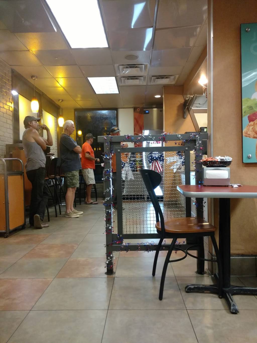 Jack in the Box | restaurant | 1056 Main St, Ramona, CA 92065, USA | 7607896428 OR +1 760-789-6428