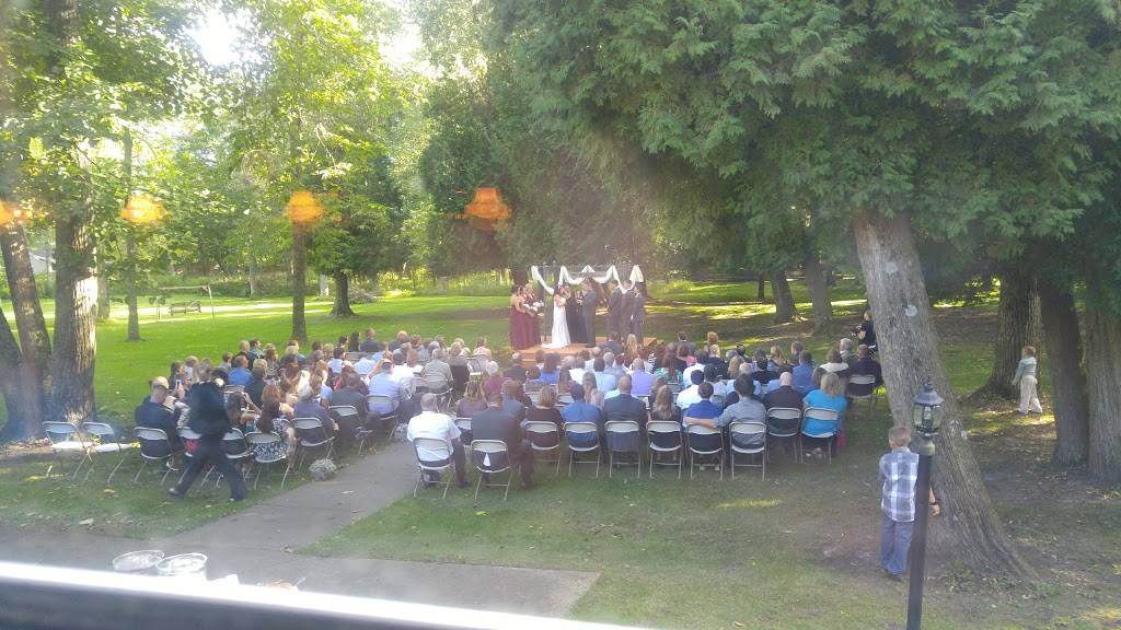 Cedar Beach Inn | restaurant | 231 Cedar Beach Rd, Belgium, WI 53004, USA | 2622853389 OR +1 262-285-3389