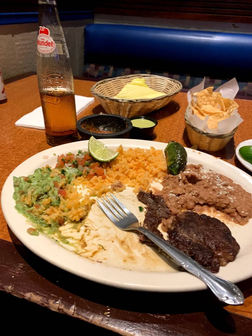 Taqueria La Fiesta | restaurant | 3479, 1180 S Bristol St #106, Santa Ana, CA 92704, USA | 7145492505 OR +1 714-549-2505