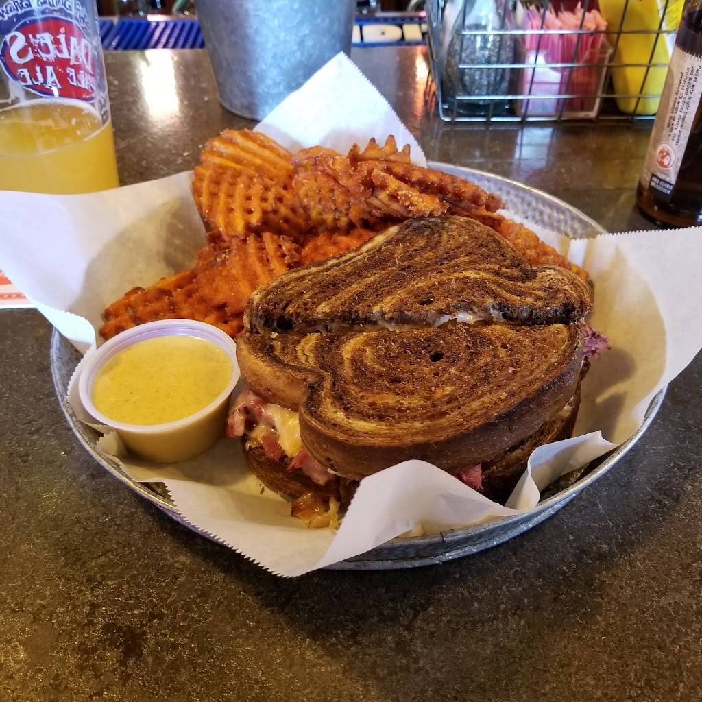 Billys Tap | night club | 172 E Elm St, Canton, IL 61520, USA | 3096479639 OR +1 309-647-9639