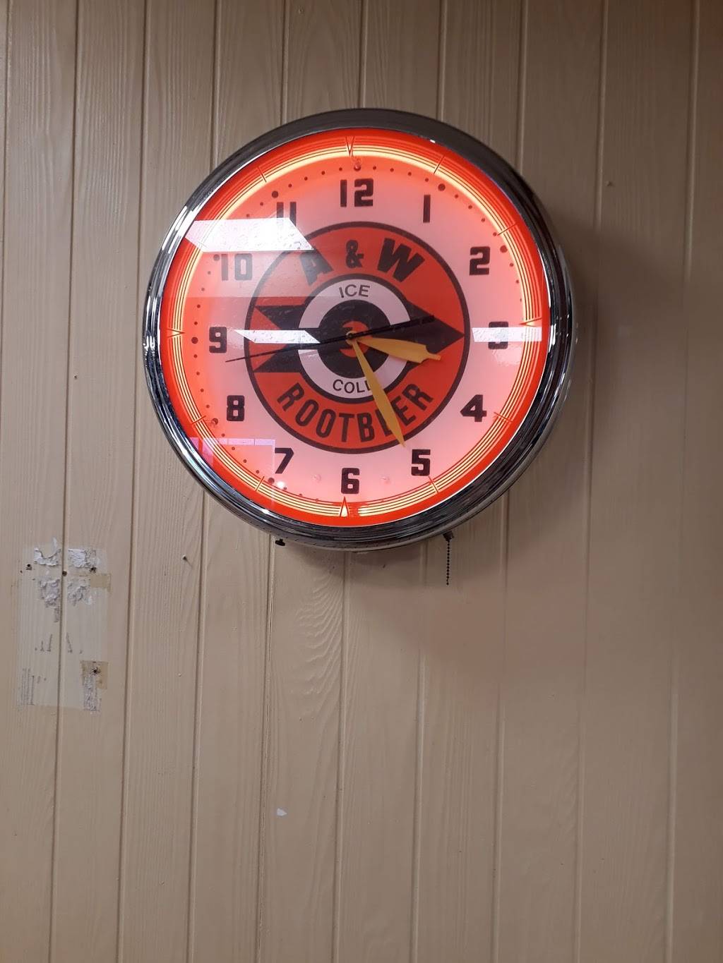 A&W Restaurant | restaurant | 380 Kimball Crossing Dr, Kimball, TN 37347, USA | 4238379759 OR +1 423-837-9759