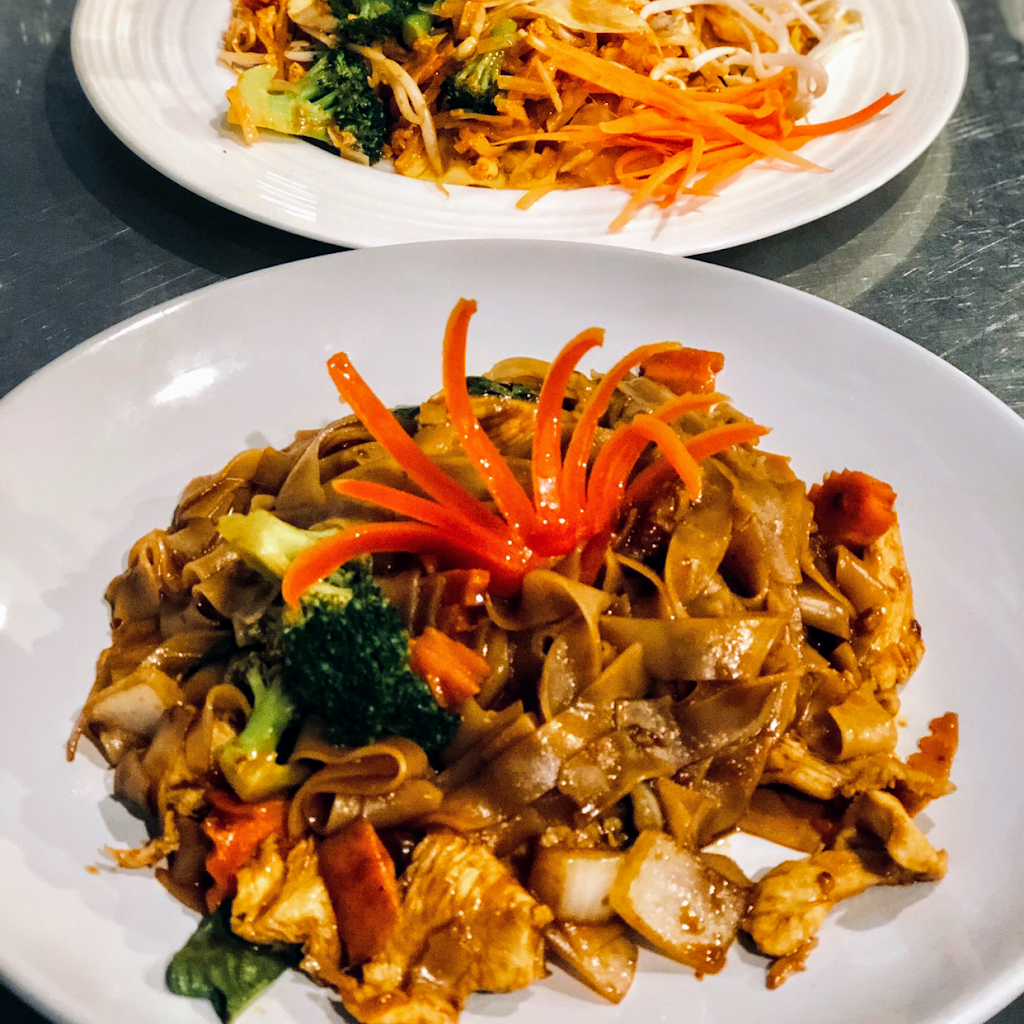PJ Thai | restaurant | 147 Abercorn St, Savannah, GA 31401, USA | 9122013534 OR +1 912-201-3534