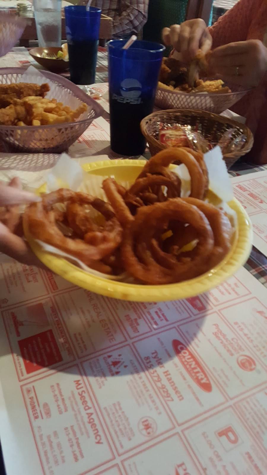 The Happy Spot | restaurant | 1667 Hoover Rd, Deer Grove, IL 61243, USA | 8154385282 OR +1 815-438-5282