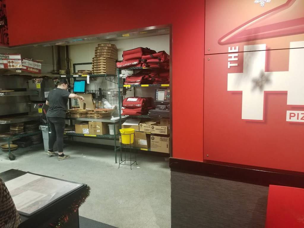 Pizza Hut | restaurant | 12501 Canyon Falls Boulevard Unit H, Willis, TX 77318, USA | 9368569596 OR +1 936-856-9596