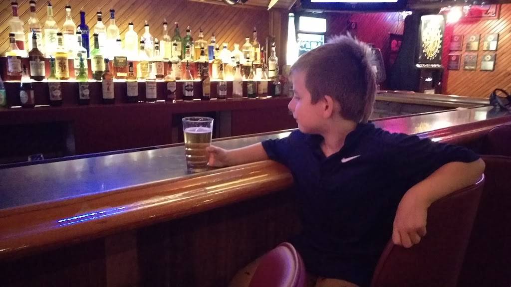 Clubhouse Sports Bar & Grill | restaurant | 2970 6th St #5, Cuyahoga Falls, OH 44221, USA | 3309283837 OR +1 330-928-3837