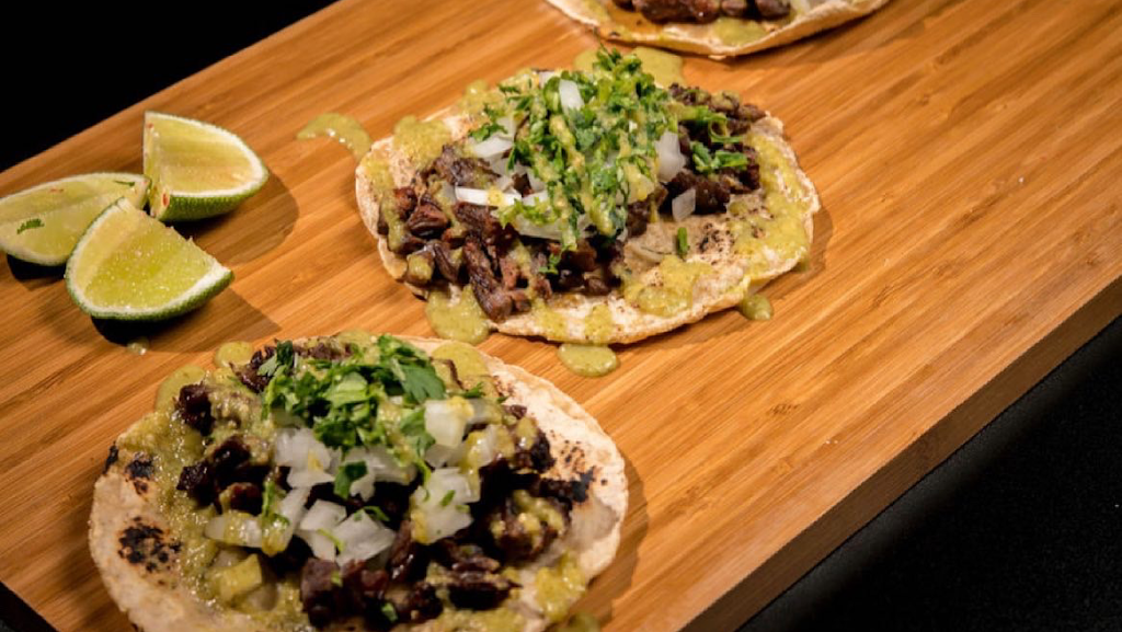 Salud Kitchen | restaurant | 5044 W Montrose Ave, Chicago, IL 60641, USA | 8472684158 OR +1 847-268-4158