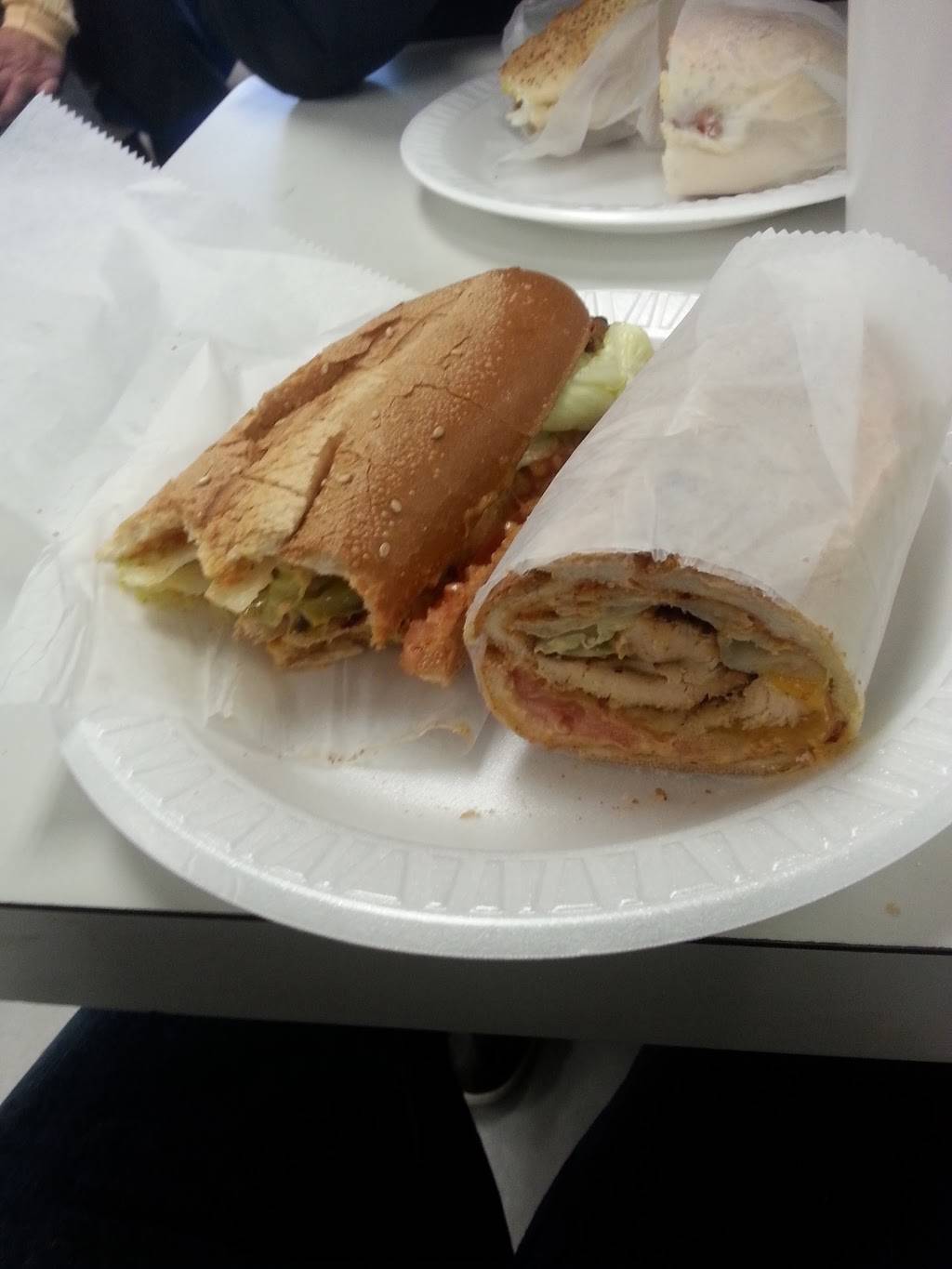 Bayview Deli Caterers | restaurant | 35 Old Shore Rd, Port Washington, NY 11050, USA | 5168837788 OR +1 516-883-7788