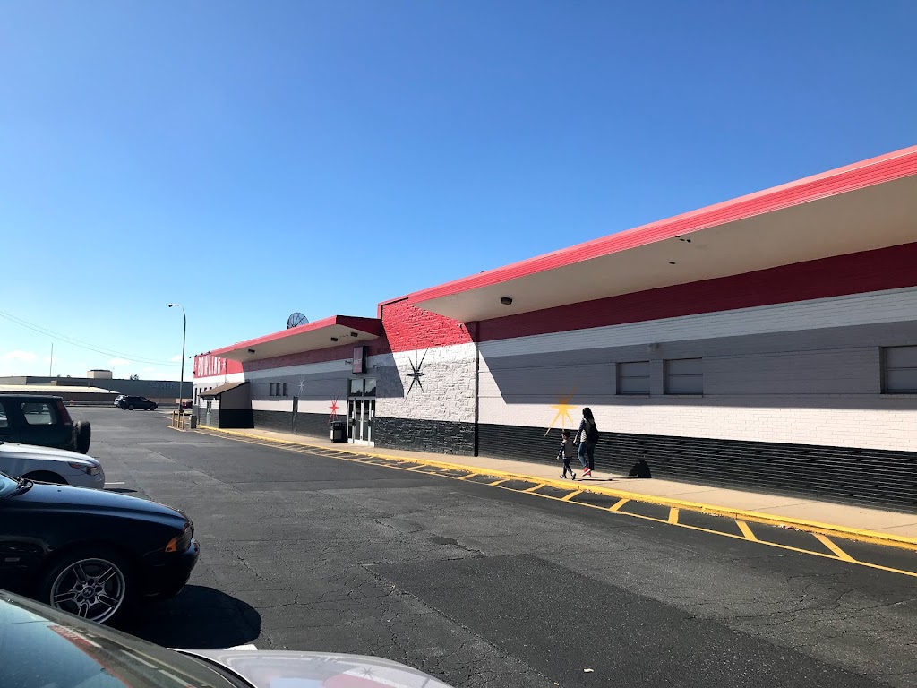 Bowlero Wilmington | restaurant | 3215 Kirkwood Hwy, Wilmington, DE 19808, USA | 3029988806 OR +1 302-998-8806