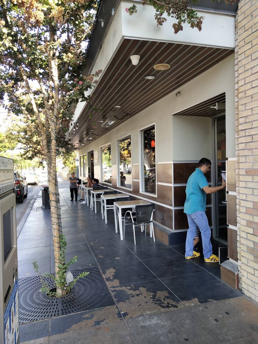 Surati Farsan | restaurant | 11814 186th St, Artesia, CA 90701, USA | 5628602310 OR +1 562-860-2310