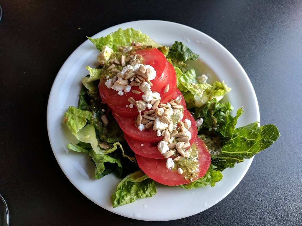 Slow Bell Cafe | restaurant | 2 Walker Rd, Chebeague Island, ME 04017, USA | 2077470418 OR +1 207-747-0418