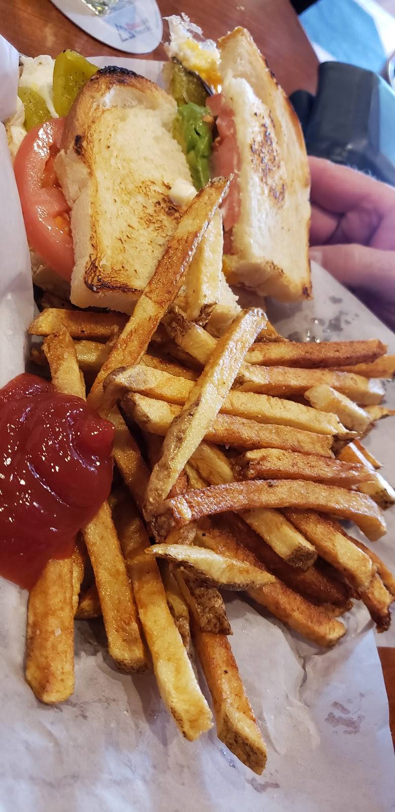 Lucky Beaver, Bar & Burger | restaurant | 31 US-50 #104, Stateline, NV 89449, USA | 7755807770 OR +1 775-580-7770