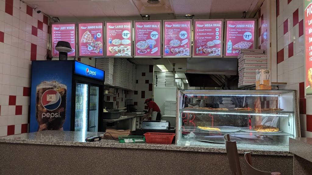 3 for 1 Pizza | restaurant | 3353 The Credit Woodlands, Mississauga, ON L5C 2K1, Canada | 9052757536 OR +1 905-275-7536