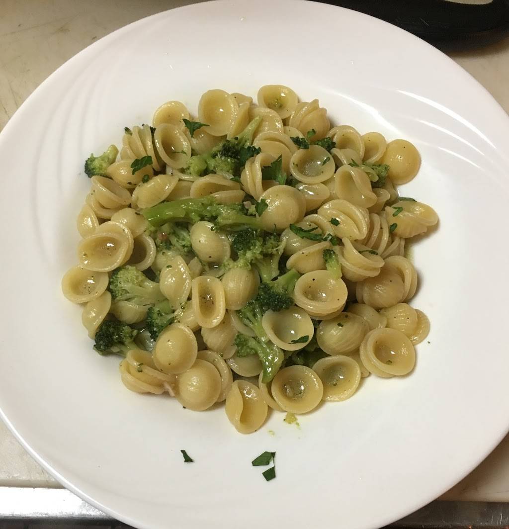 Ninos Pizzeria & Cucina | restaurant | 201 Mastic Beach Rd, Mastic Beach, NY 11951, USA | 6313990950 OR +1 631-399-0950