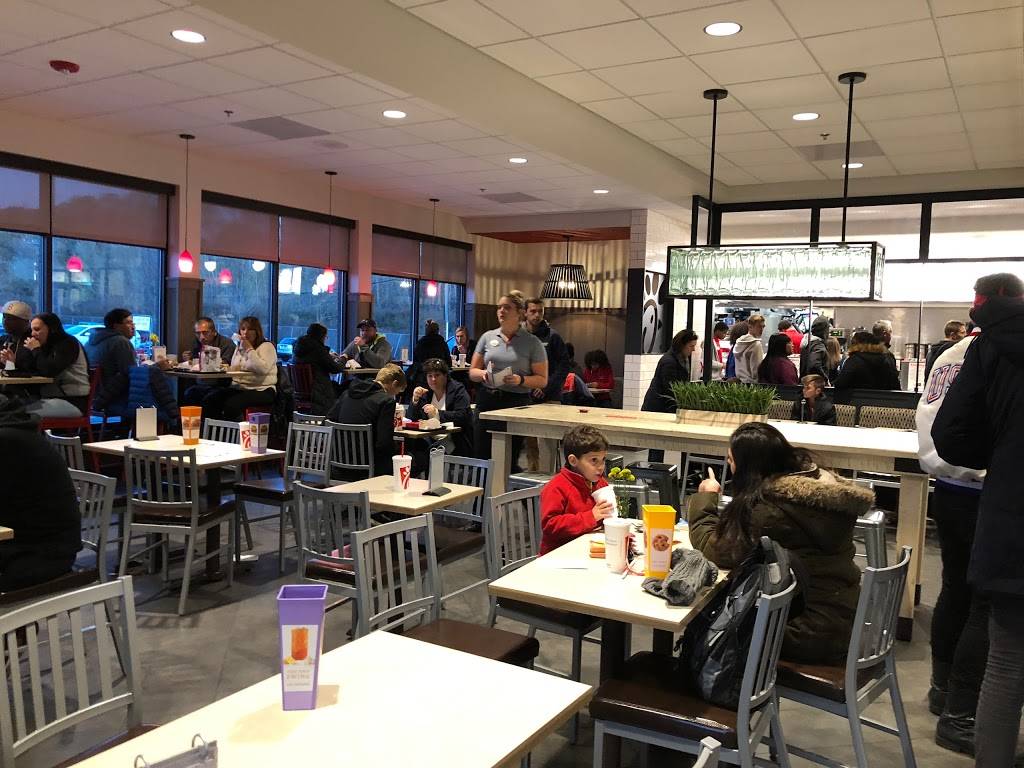 Chick-fil-A | restaurant | 140 Providence Hwy, Dedham, MA 02026, USA | 7813208127 OR +1 781-320-8127